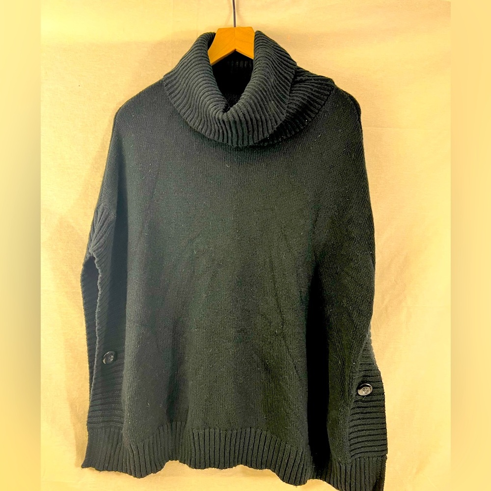 Cozy black Old Navy poncho